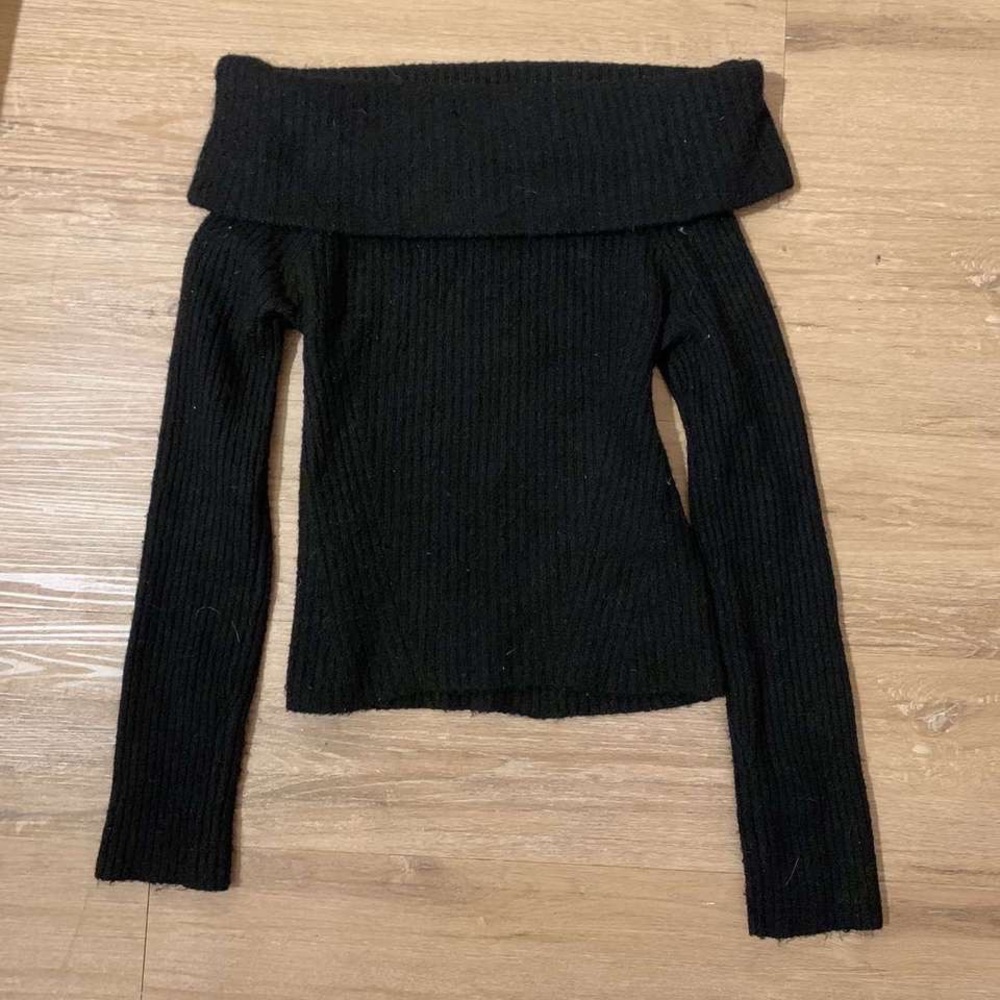 H&M Black Off-the-Shoulder Sweater with Fold-Over Collar